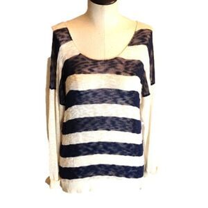 Womens Xhilaration Navy and Cream striped lightweight top size Medium